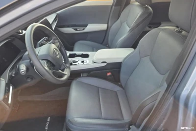 Lexus RZ 450e AWD Design 2023, kuva 3/5
