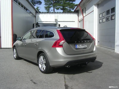 Volvo V60 D5 AWD Summum aut 2012, photo 3/14
