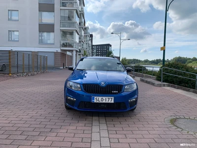 Skoda Octavia Combi 2,0 TSI RS 2015, photo 3/15