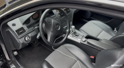 Mercedes-Benz 220 2007, kuva 5/5