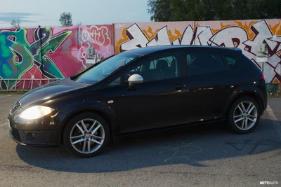 Seat Leon FR 170 TDI CR DPF DSG 2011, photo 2/13