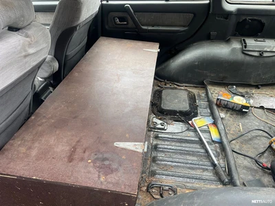 Mitsubishi Pajero 1996, kuva 7/8