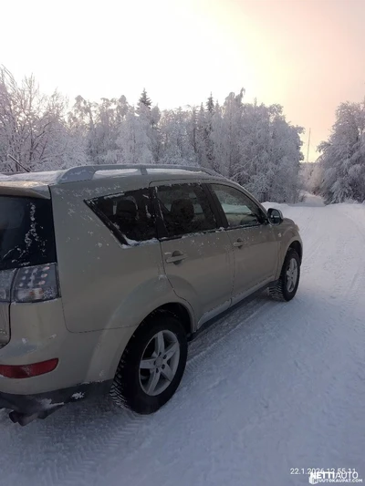 Mitsubishi Outlander 2009, kuva 3/8