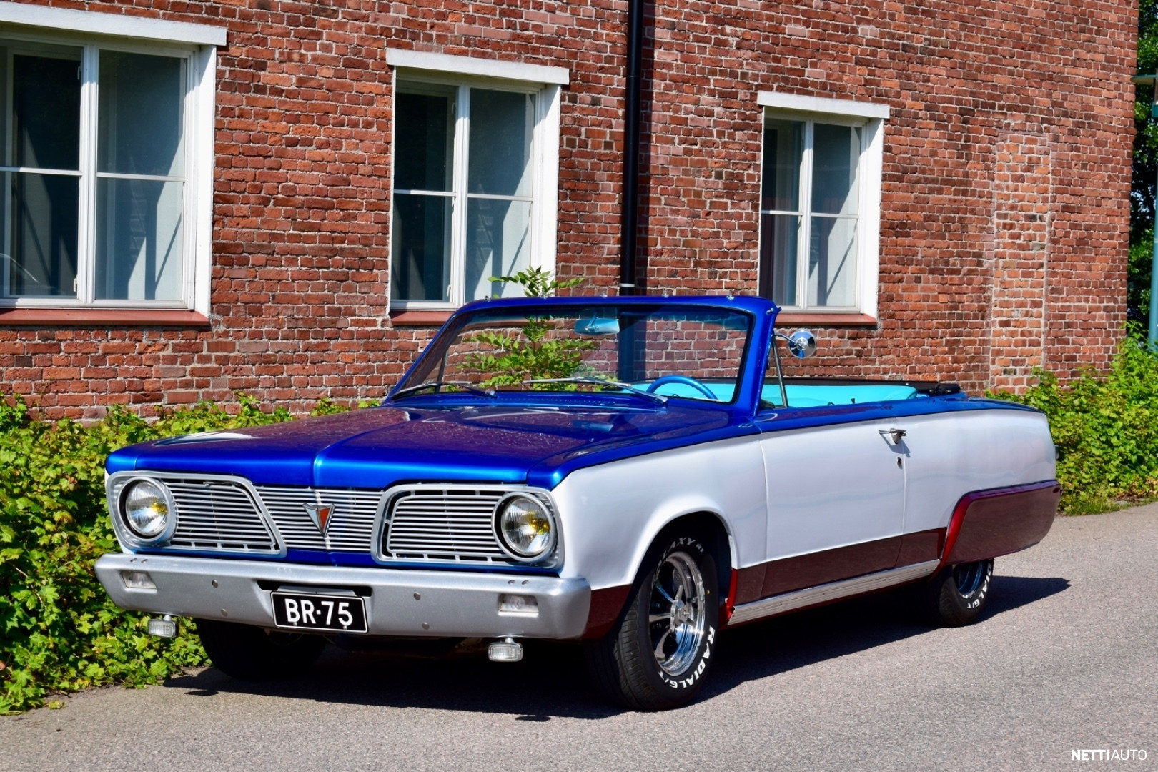 Plymouth Valiant