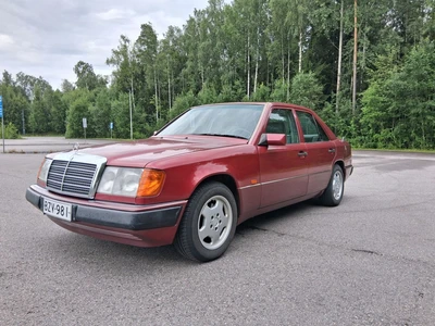Mercedes-Benz 300 1990, kuva 7/17