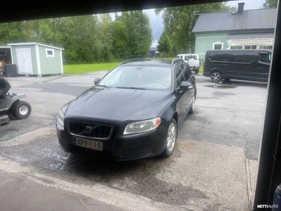 Volvo V70 2,0D Kinetic 2009, kuva 1/6
