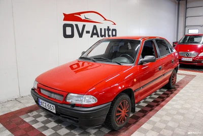Opel Astra 1.6i GL Hatchback 1996, photo 2/18