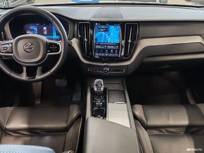 Volvo XC60 2025, photo 4/23