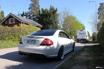 Mercedes-Benz CLK 270 CDI Coupe 2003, photo 2/4
