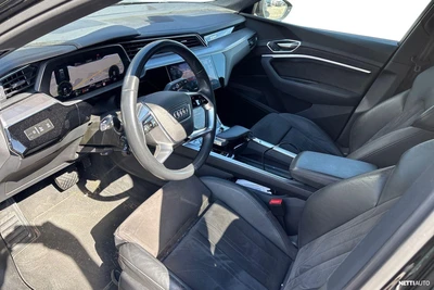 Audi e-tron Advanced 55 quattro 2020, kuva 3/3