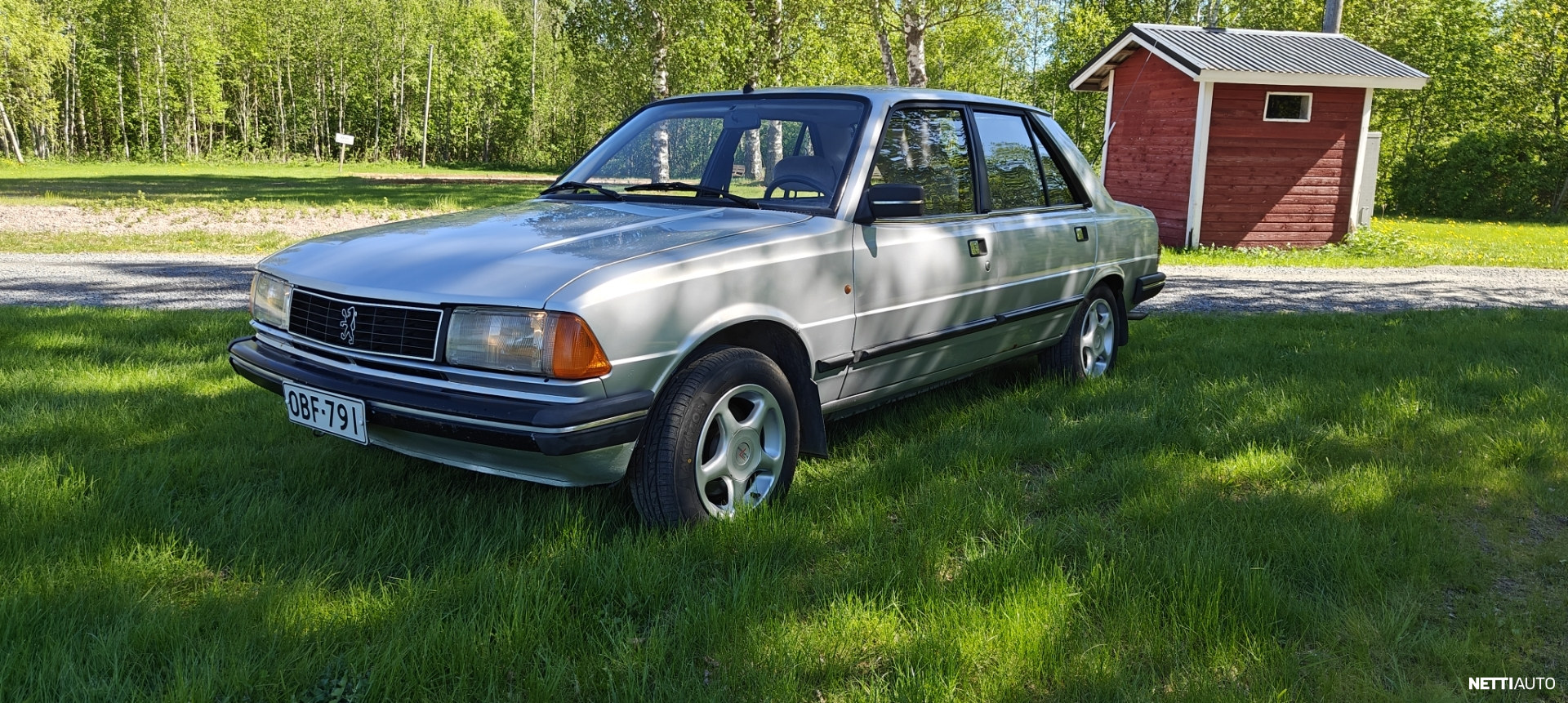 Peugeot 305
