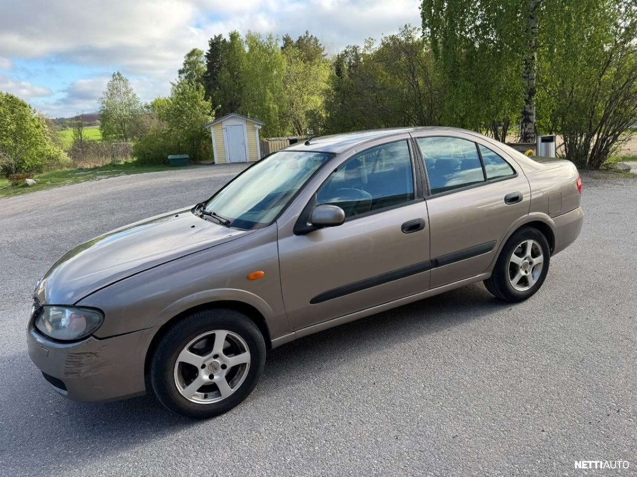 Nissan Almera