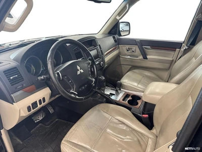 Mitsubishi Pajero Wagon 3,2 DI-D AT 2011, kuva 6/29