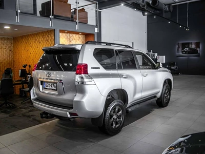 Toyota Land Cruiser 2012, kuva 6/18