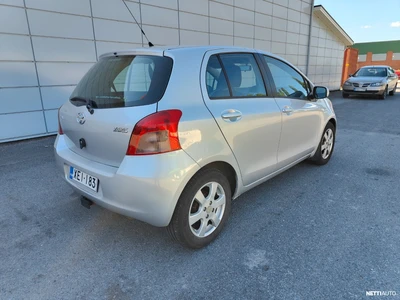 Toyota Yaris 1,3 VVT-i Linea Sol 5ov 2006, photo 3/14