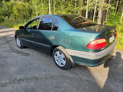 Toyota Avensis Juuri katsastettu 1998, kuva 3/10