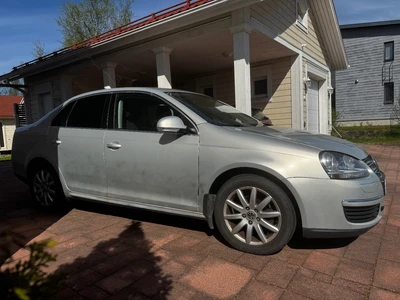 Volkswagen Jetta 2010, kuva 6/10