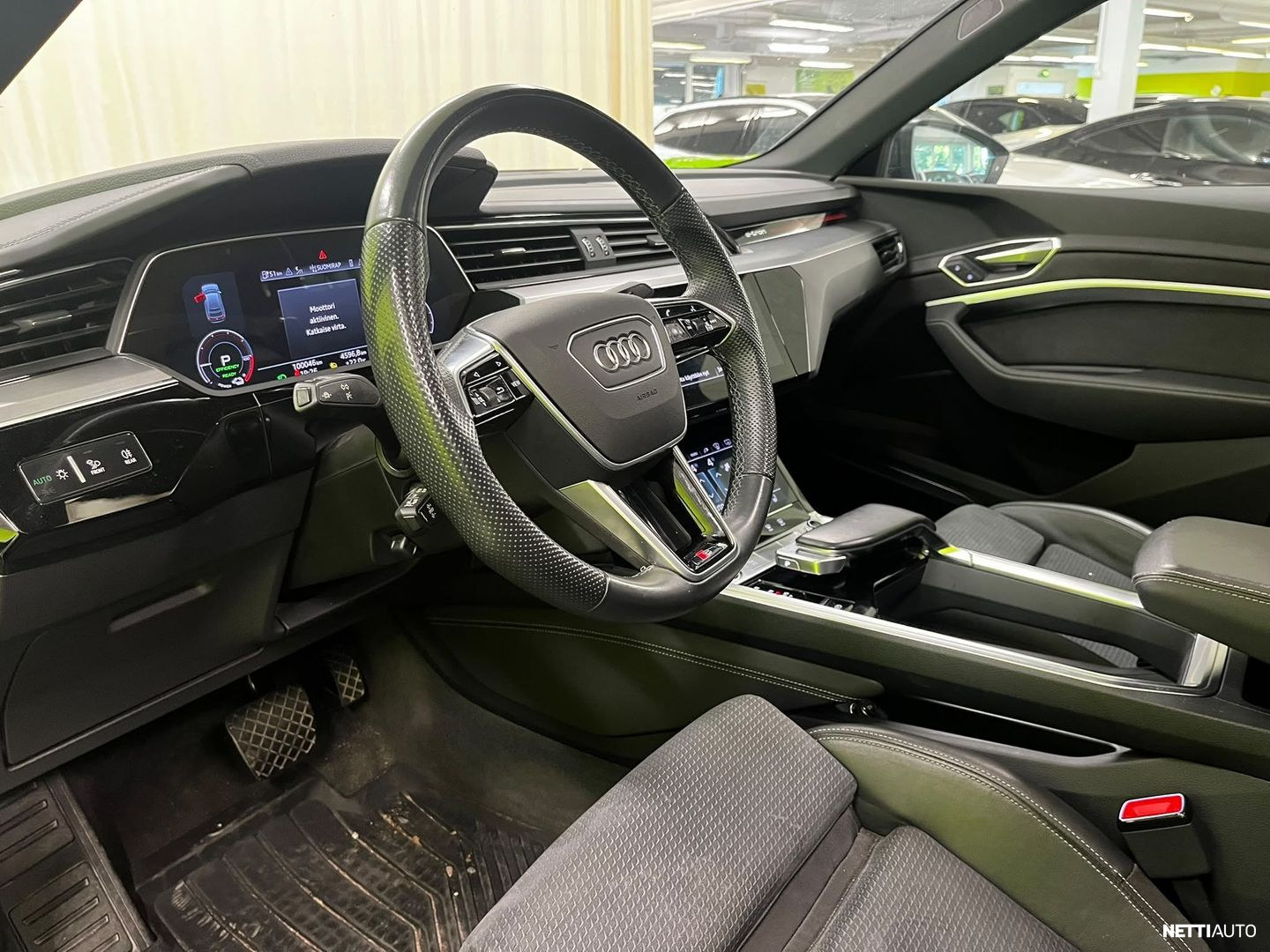 Audi e-tron 2022, photo 4/15