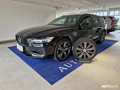 Volvo V60 2022, photo 2/30