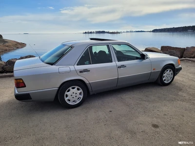 Mercedes-Benz 250 W124 250D 1990, photo 5/11