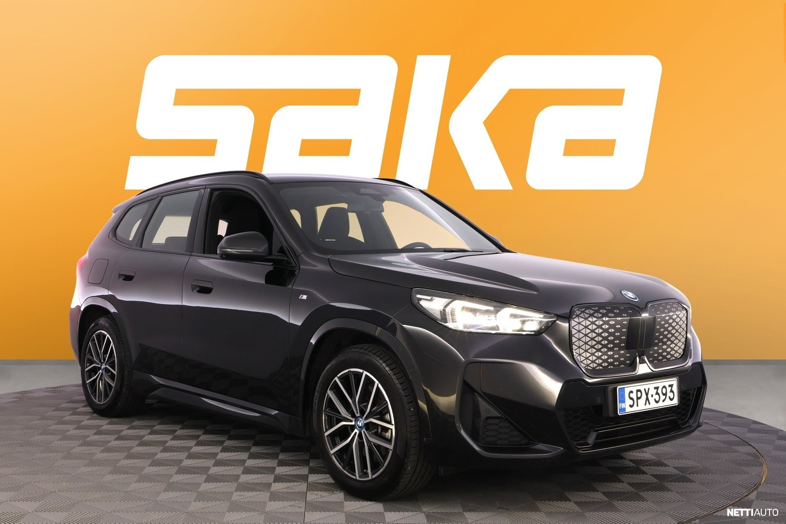 BMW iX1