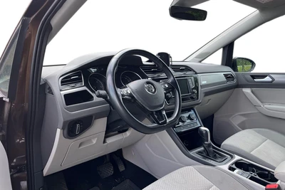 Volkswagen Touran 2016, photo 3/3