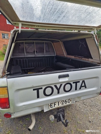 Toyota Hilux 1990, kuva 7/10