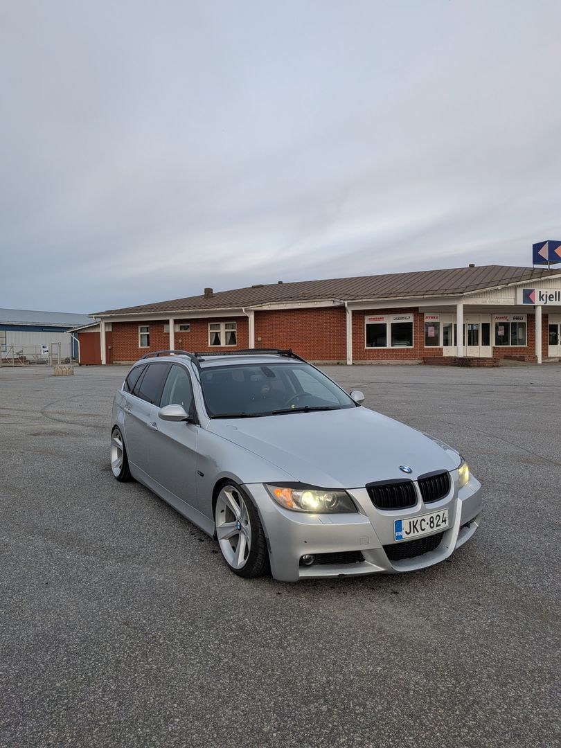 BMW 325