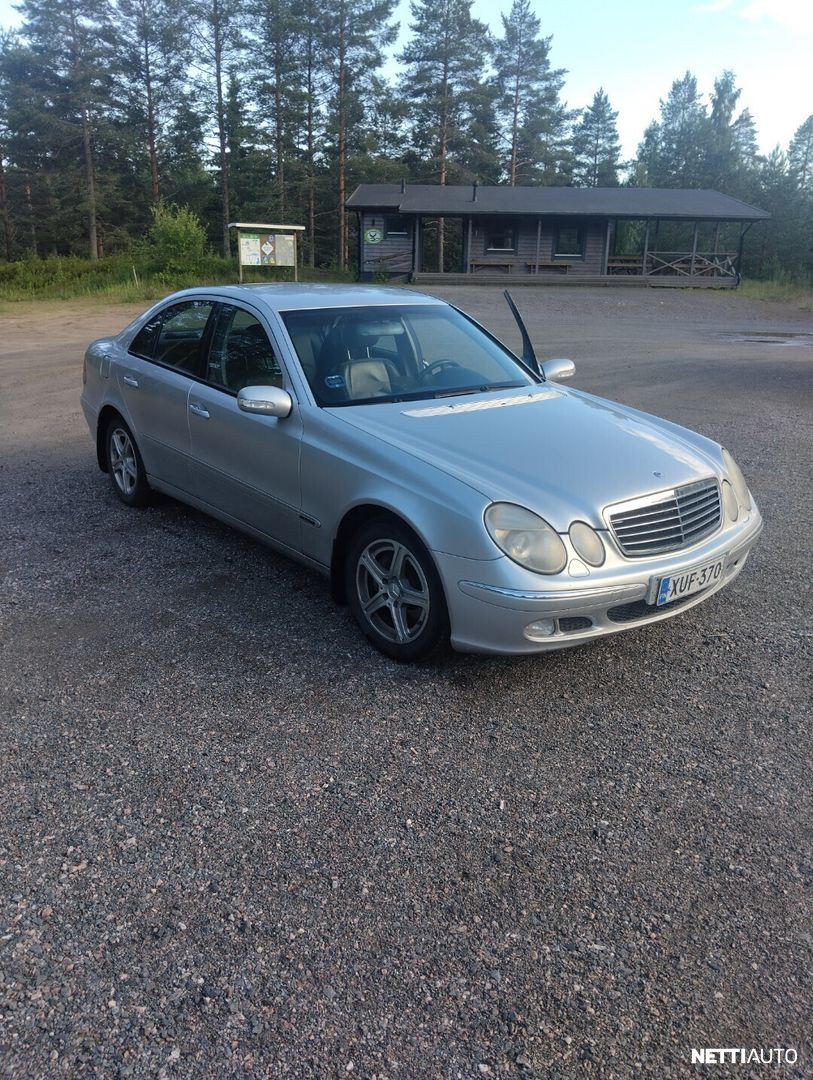Mercedes-Benz E 320