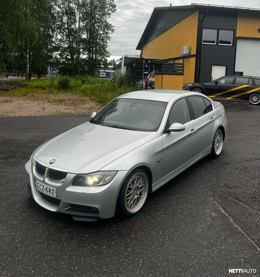 BMW 330