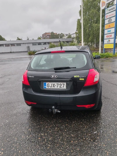 Kia Ceed 1,4 ISG LX 5D EcoDynamics 2011, kuva 2/10