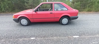 Ford Escort 1.3C 1988, kuva 1/8