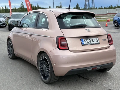 Fiat 500E La Prima 3+1 118hv 42kWh 2021, photo 4/13