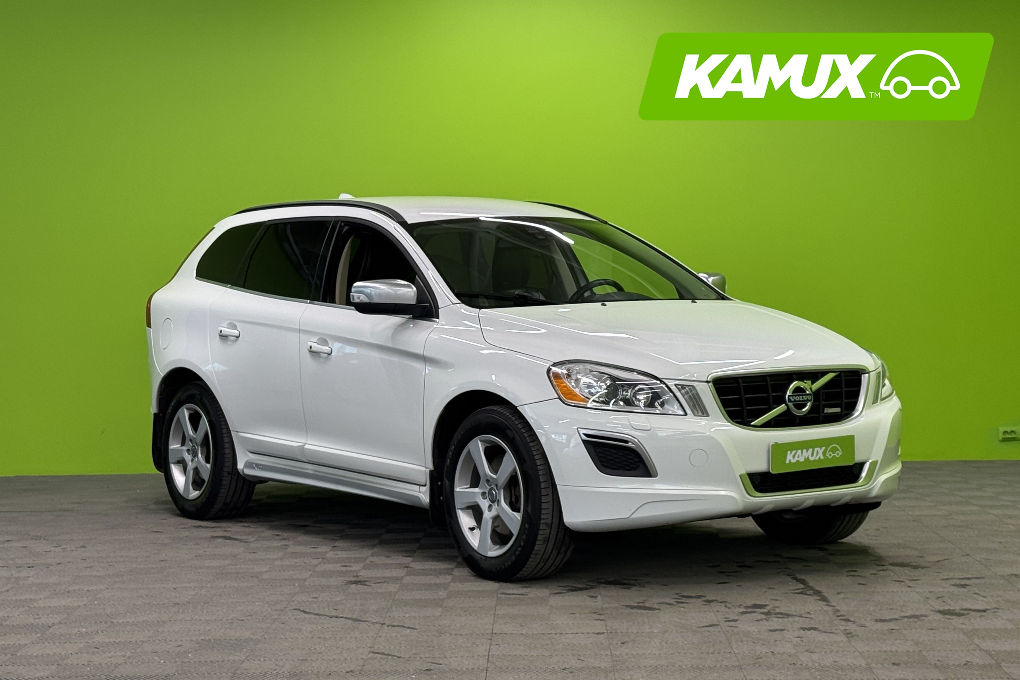 Volvo XC60 D5 AWD R-Design aut - Uudet kesärenkaat!