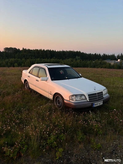Mercedes-Benz C 180 1995, kuva 2/8