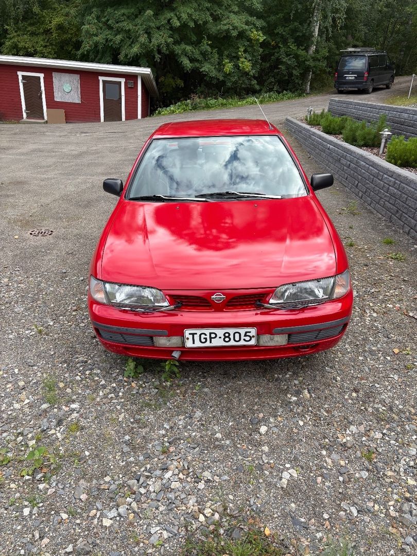 Nissan Almera