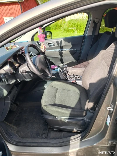 Peugeot 5008 2010, kuva 7/8