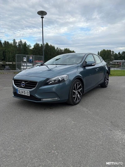 Volvo V40 2014, photo 1/8