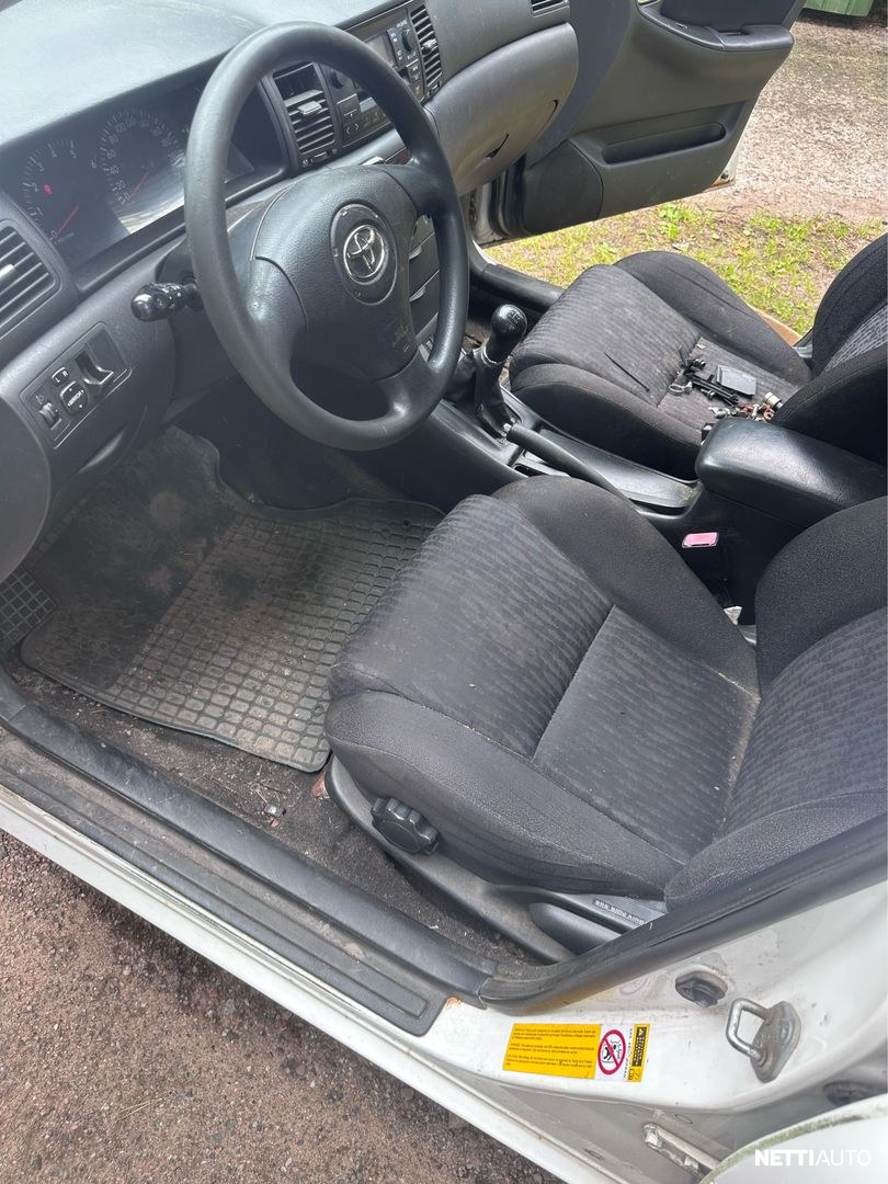 Toyota Corolla 2002, photo 6/8