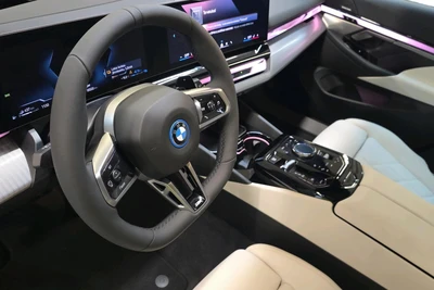 BMW 530 2026, kuva 7/10
