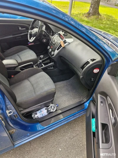 Kia Ceed 2010, kuva 6/7