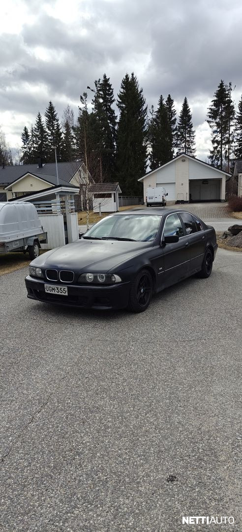 BMW 523