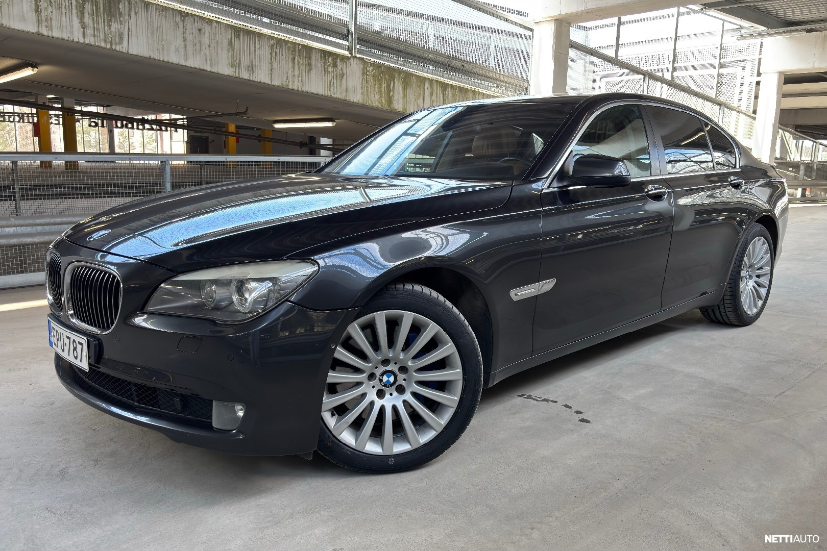 BMW 750