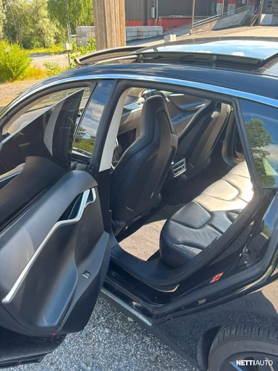 Tesla Model S 2014, kuva 3/10