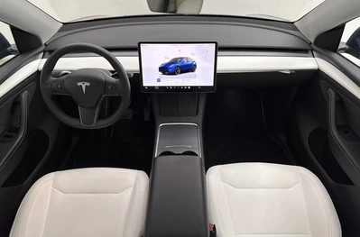 Tesla Model Y Long Range Dual Motor AWD 2024, kuva 4/8
