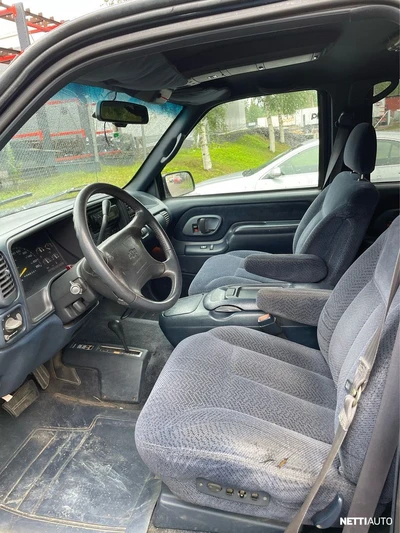 Chevrolet Suburban 1994, kuva 4/5