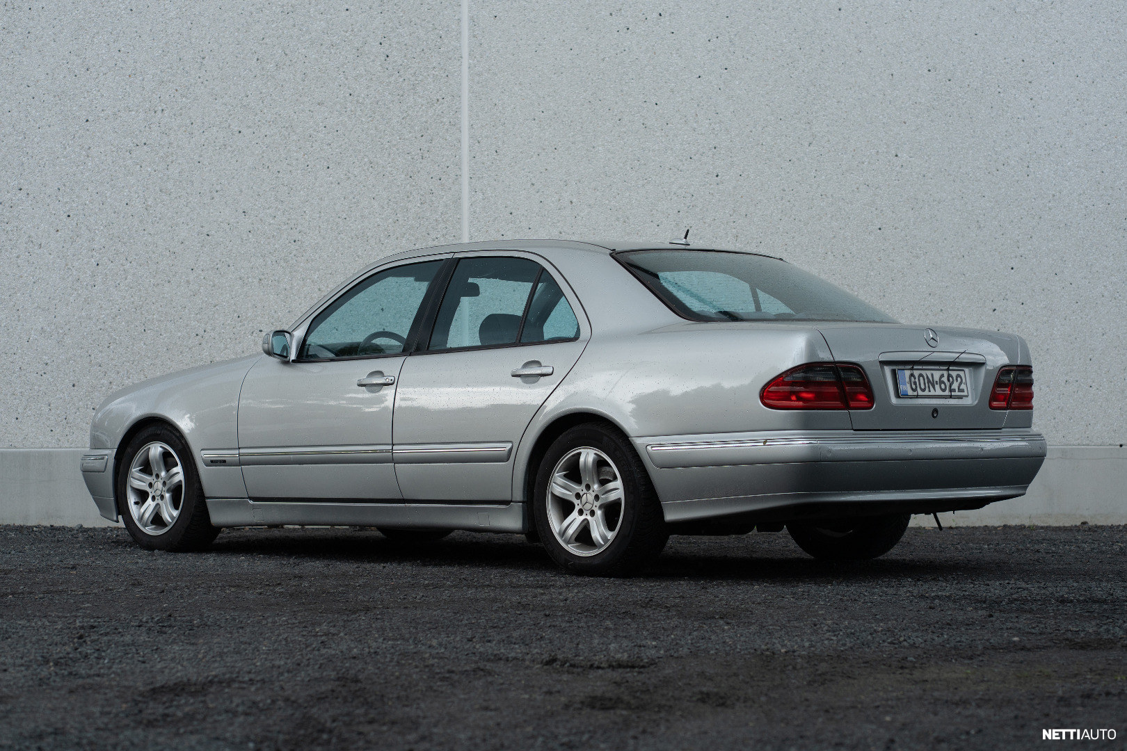 Mercedes-Benz E 320
