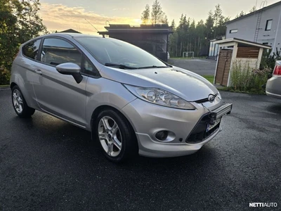 Ford Fiesta Van 2011, photo 3/21