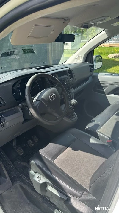 Toyota Proace L2 2,0 D 120 5-ovinen 2017, photo 6/11