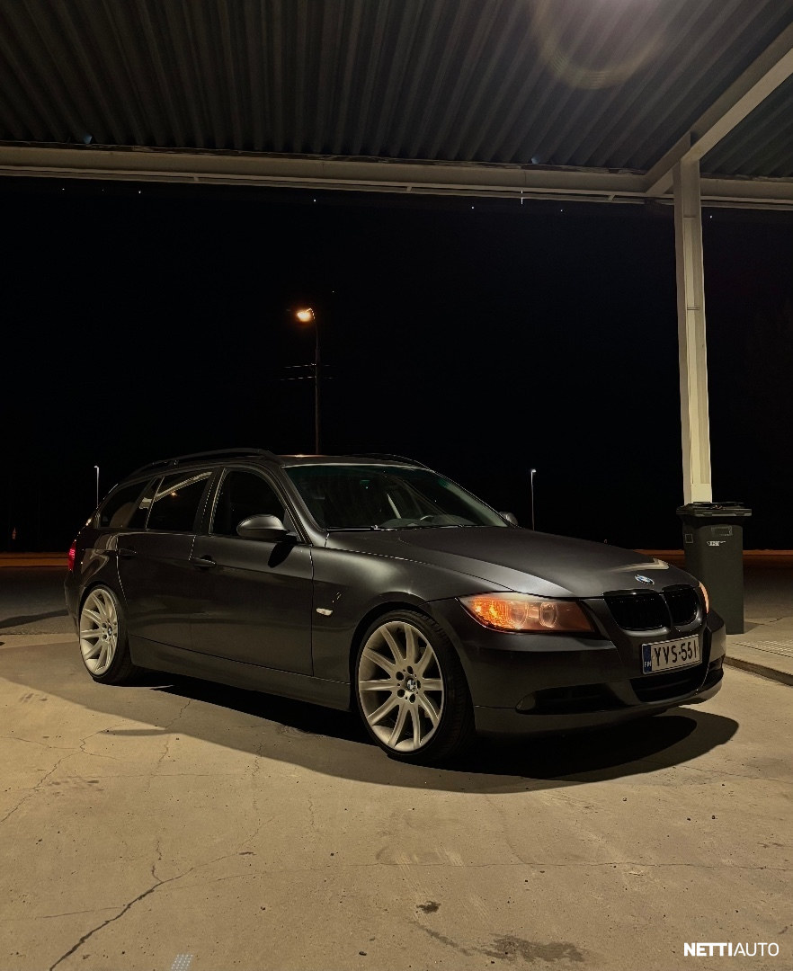 BMW 320